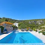 Hera Villa Sevid