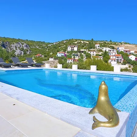 Hera Villa