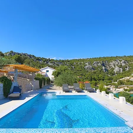 Hera Villa Sevid